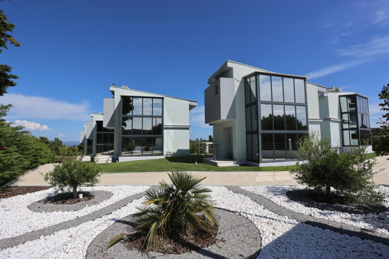 Blue Avenue Aparthotel Paliouri Exterior photo