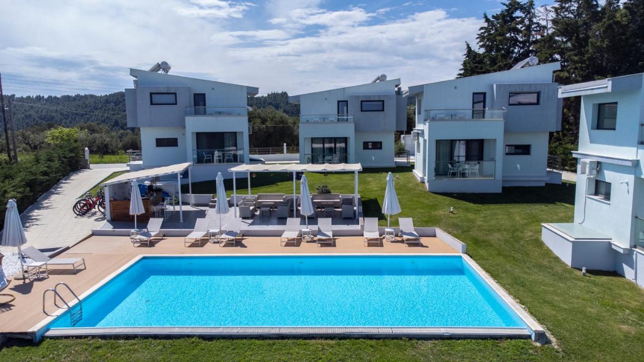 Blue Avenue Aparthotel Paliouri Exterior photo