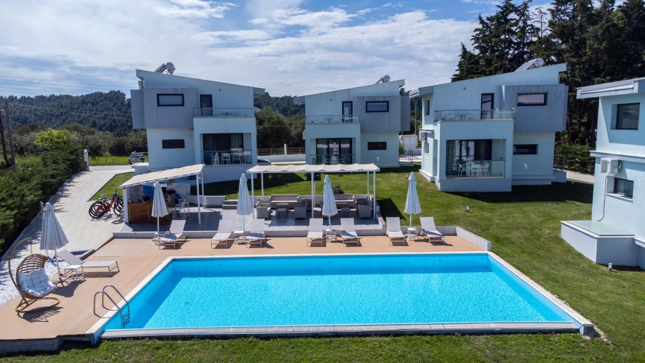 Blue Avenue Aparthotel Paliouri Exterior photo