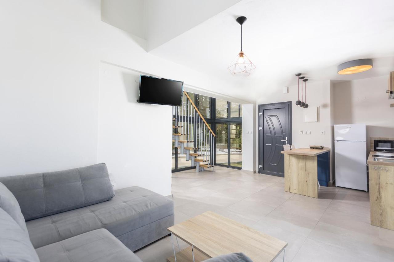 Blue Avenue Aparthotel Paliouri Exterior photo