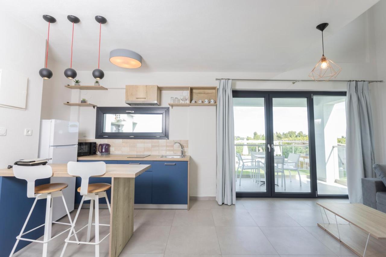 Blue Avenue Aparthotel Paliouri Exterior photo