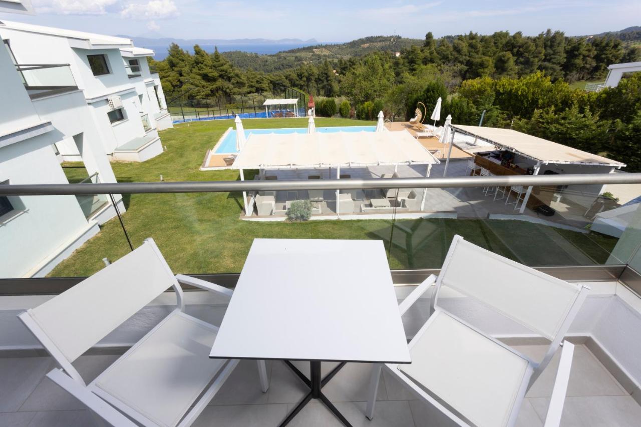 Blue Avenue Aparthotel Paliouri Exterior photo