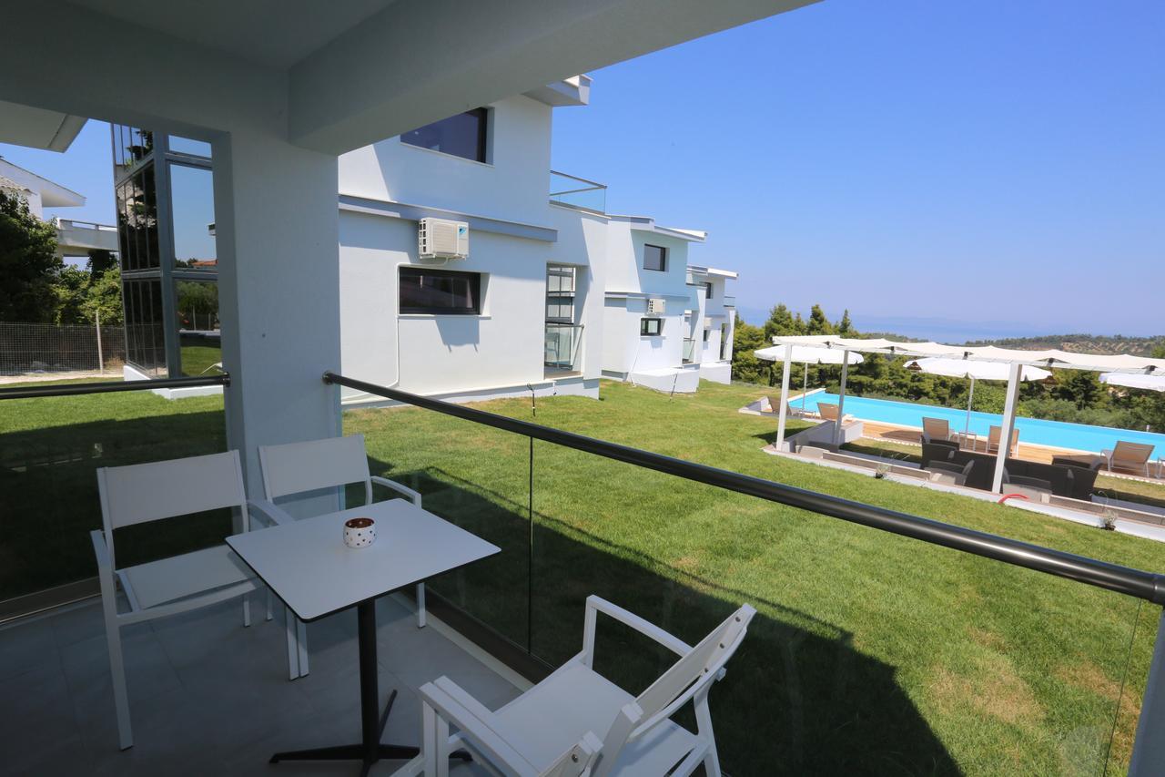 Blue Avenue Aparthotel Paliouri Exterior photo