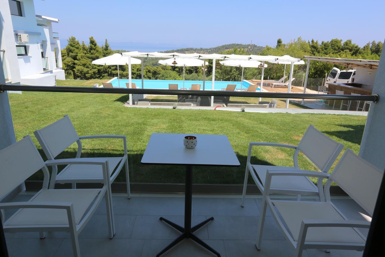 Blue Avenue Aparthotel Paliouri Exterior photo