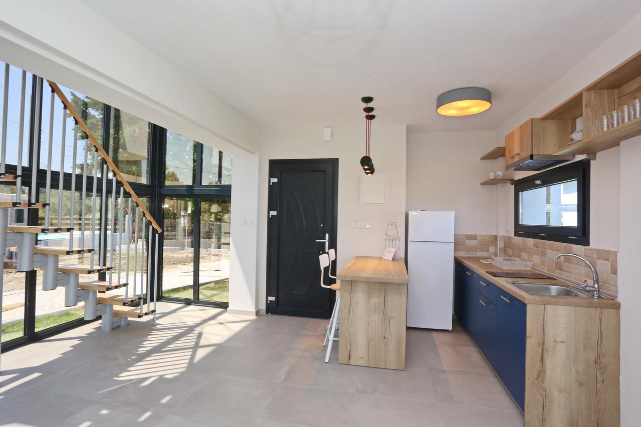 Blue Avenue Aparthotel Paliouri Exterior photo