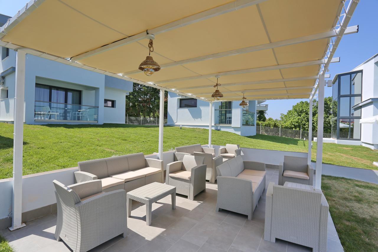 Blue Avenue Aparthotel Paliouri Exterior photo