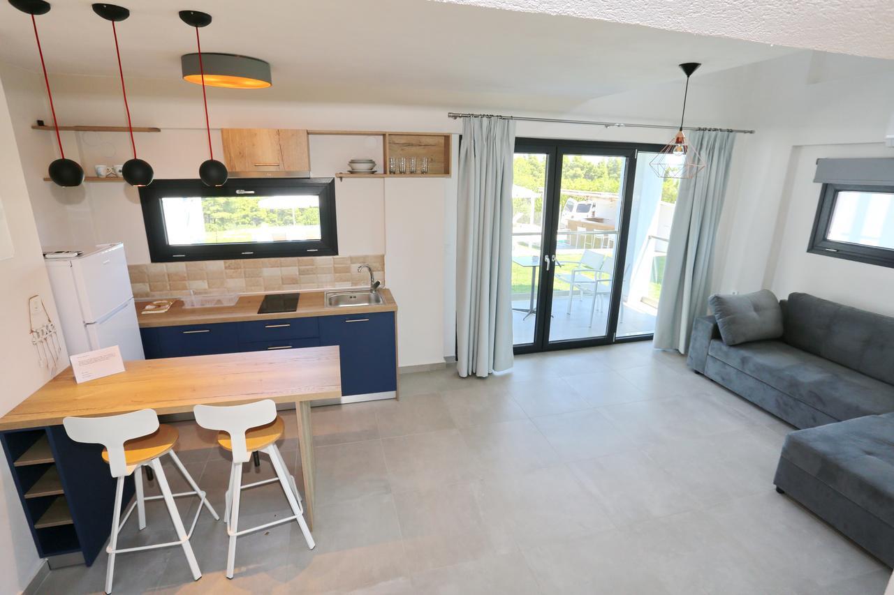 Blue Avenue Aparthotel Paliouri Exterior photo