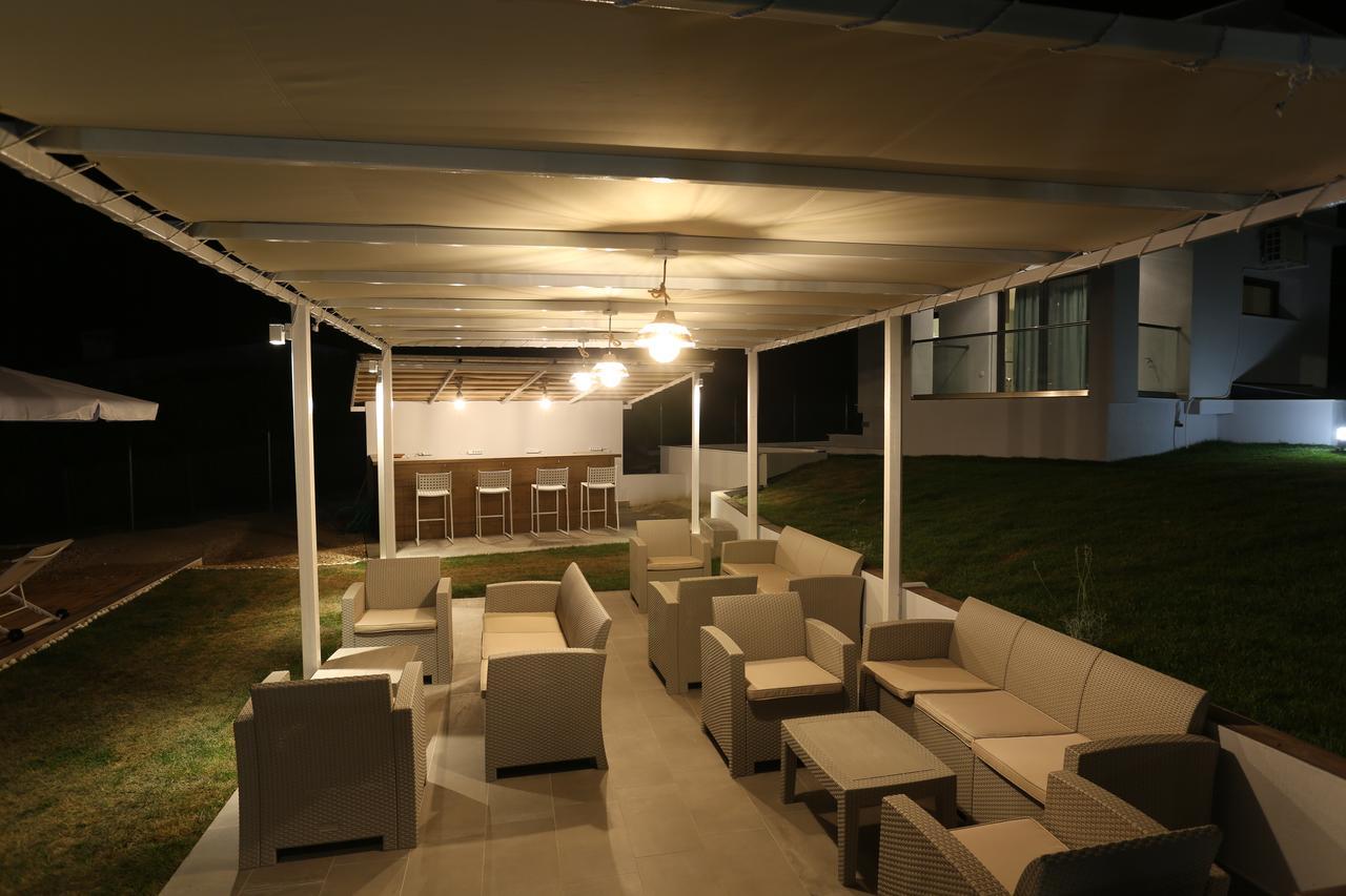 Blue Avenue Aparthotel Paliouri Exterior photo