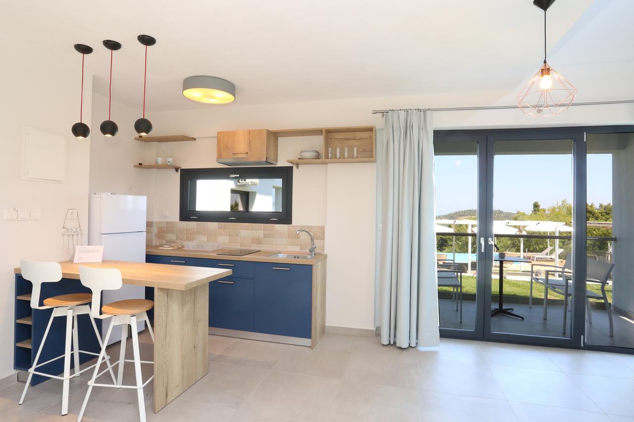 Blue Avenue Aparthotel Paliouri Exterior photo