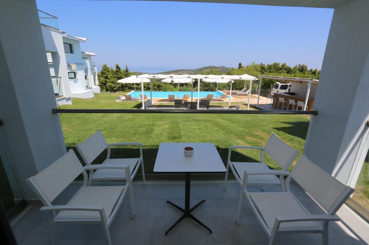 Blue Avenue Aparthotel Paliouri Exterior photo